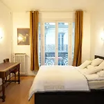 Elegant Vintage Apt with Balcony Opéra Madeleine