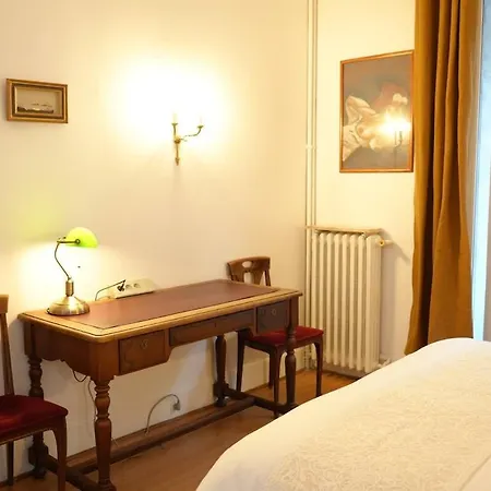Elegant Vintage With Balcony Opéra Madeleine *